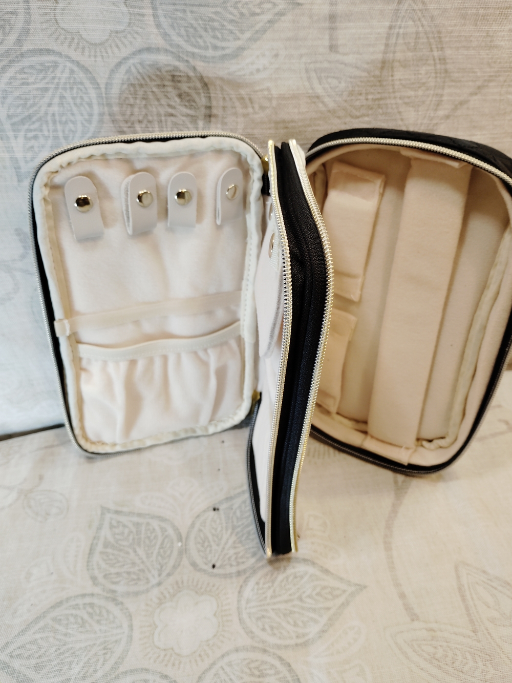 Quilted Black Travel Jewelry Bag Organizer - Picture 4 of 6